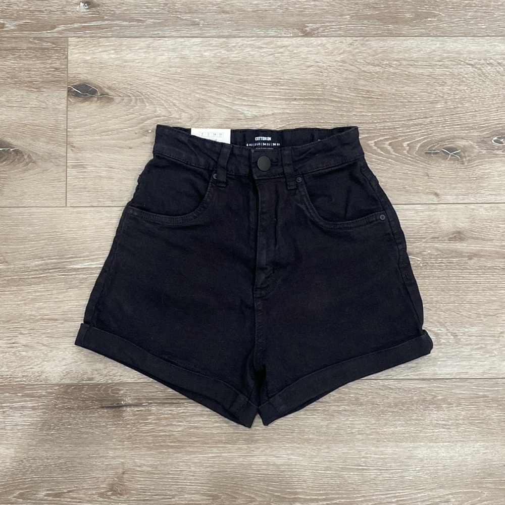 NWT COTTON:ON women’s high rise classic shorts size 2!